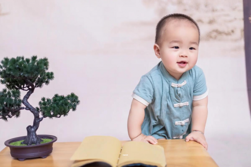 开封宝宝爱吐奶是什么原因